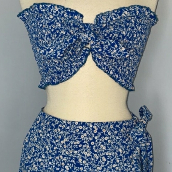 Shein 2 piece floral set Top and Skirt Size S - Picture 4 of 5